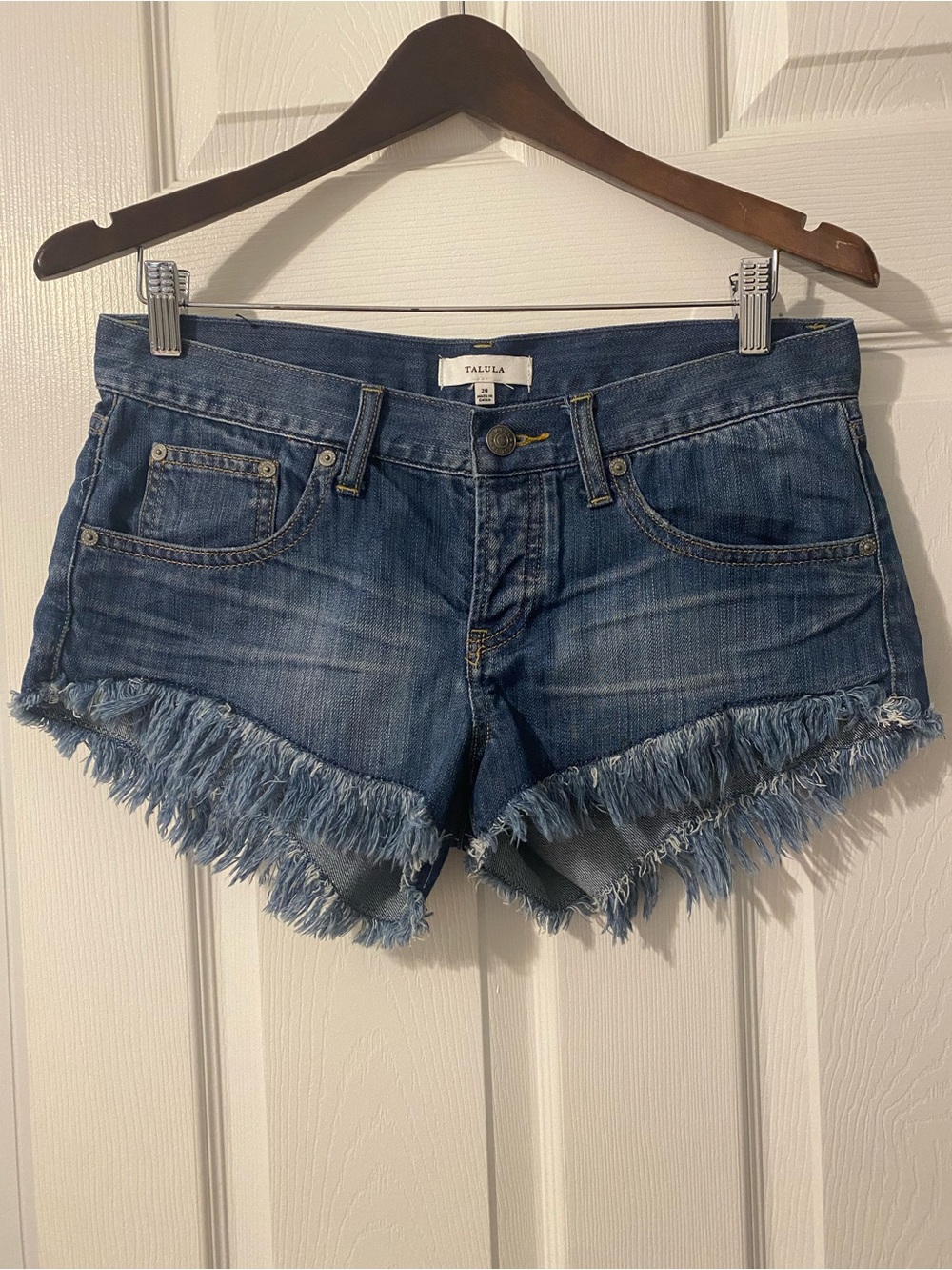 Aritzia Talula Jean Denim Shorts Low Rise Mico Mini Heavy Fray Raw Beach Size 28